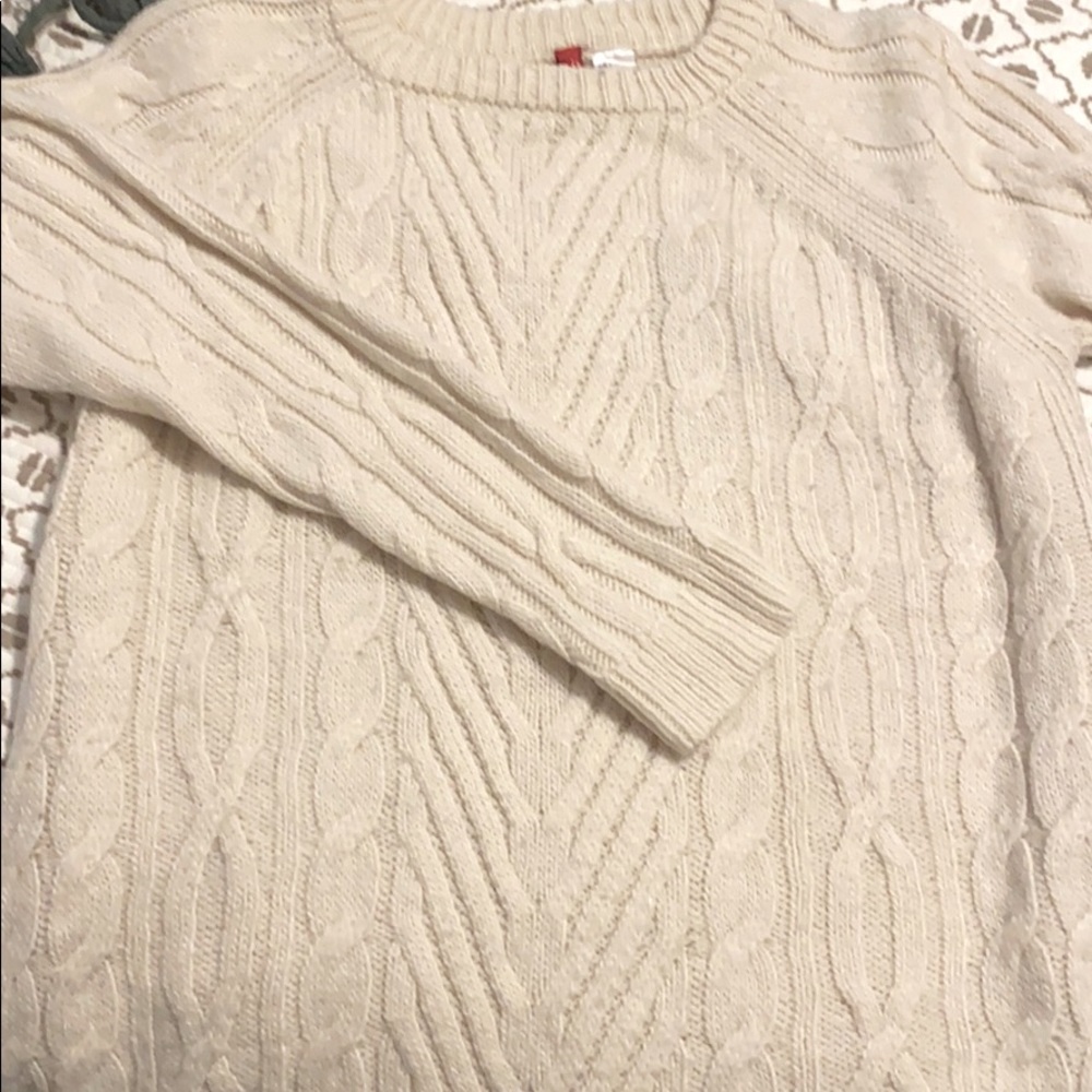 Long sleeve sweater shirt